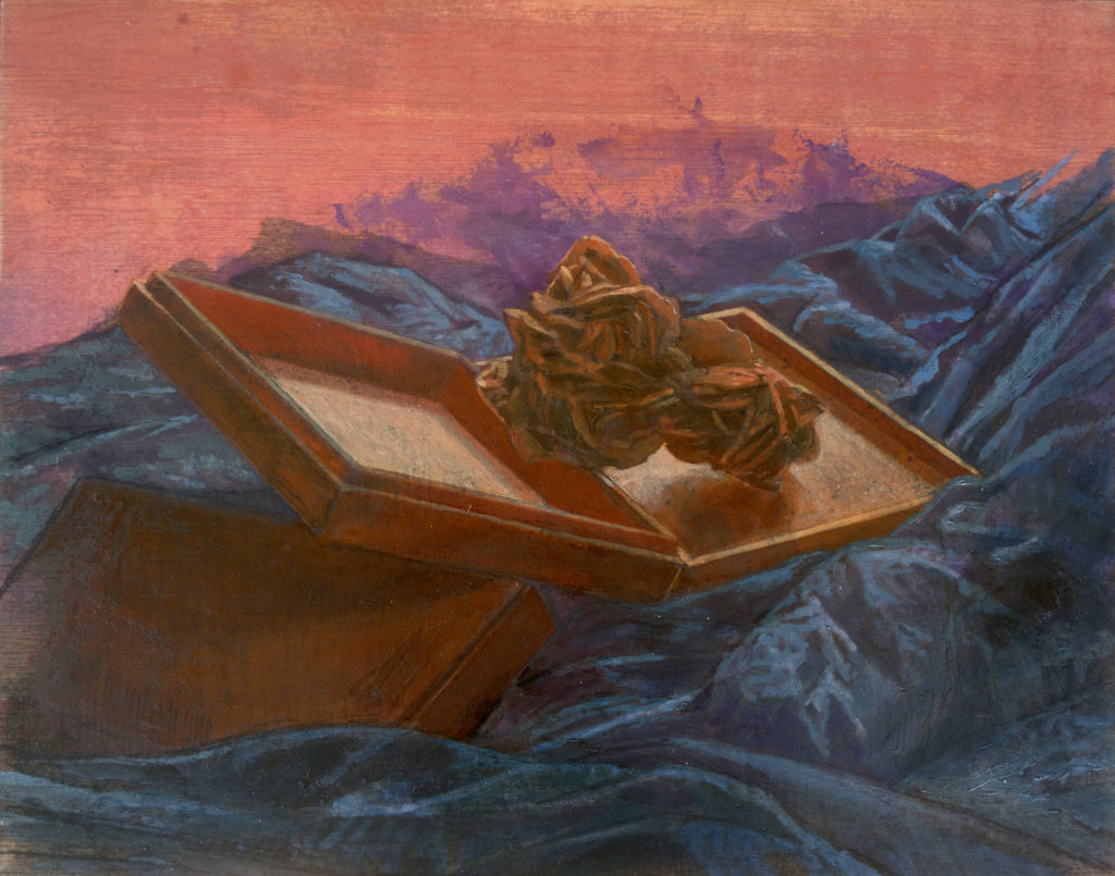 Rosa del desierto y cajas de madera entre oleaje de telas II-Juan Vaquerizo