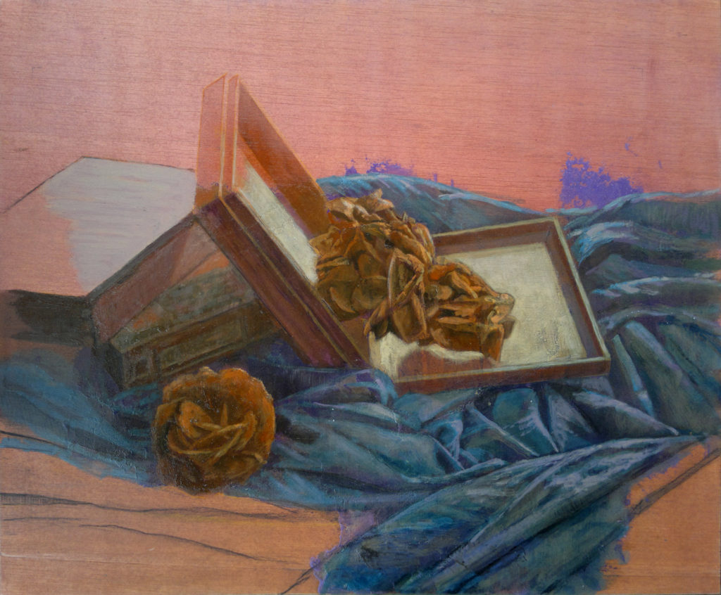 Rosa del desierto y cajas de madera entre oleaje de telas III-Juan Vaquerizo